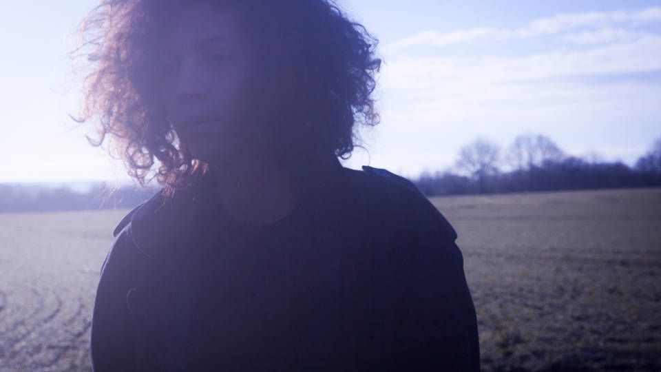 Saison Rouge - Club - presents Léonie Pernet