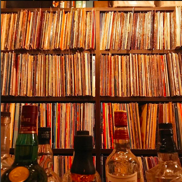 Upstairs Records & Bar (アップステアーズ レコーズ アンド バー)　