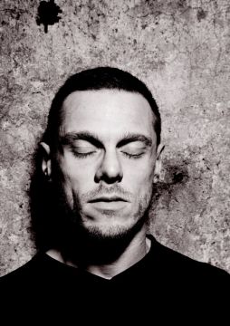 Travelling Vol.01 -Berlin vs Tokyo-