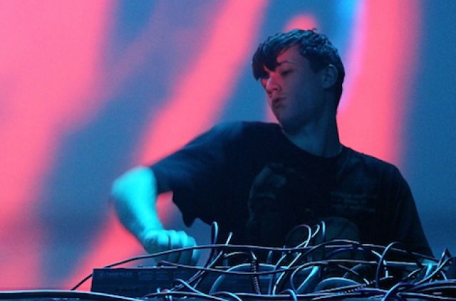 KOSMOLOGI feat. Relaxer Live in tokyo