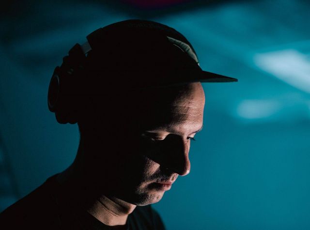 ＮＩＧＨＴ　ＦＬＹ　×　ＨＥＬＬＯ！！ＦＲＥＡＫＳ！！