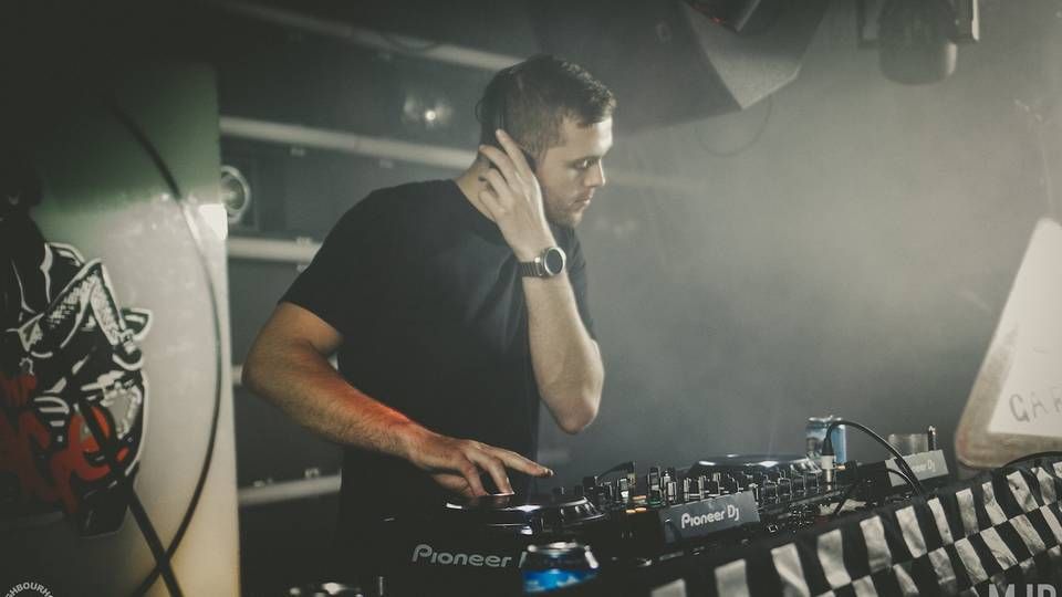 HyperJuice presents TOO YOUNG TO DANCE - Bassline Special -