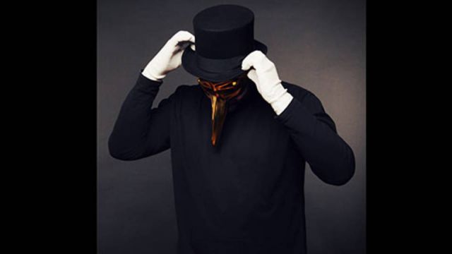 EDGE HOUSE feat.Claptone