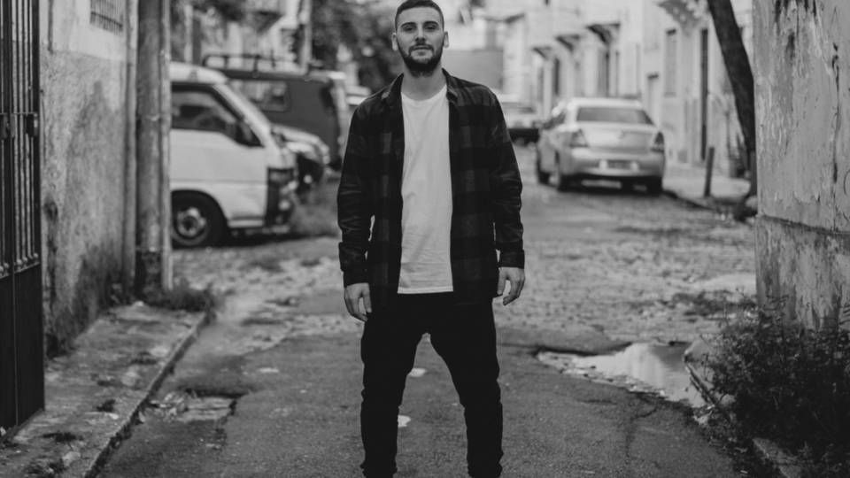 EDGE HOUSE feat. TIM BARESKO