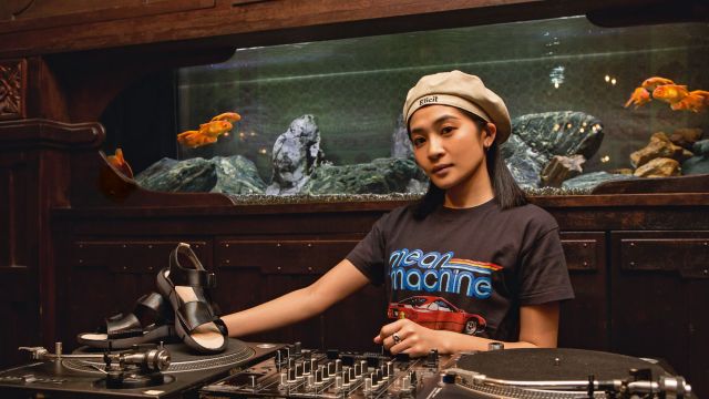 ココロ・カラダ・踊る<br/>
世界を舞台に戦ったDJ RINAが楽しみにしているコト<br/>
– Presented by Clarks –
