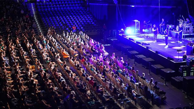 ドイツの新型コロナウイルスの拡がり方を調査する音楽ライブに2000人のボランティアが参加
