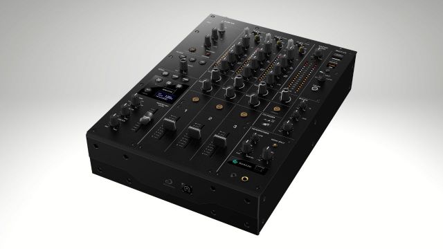 AlphaTheta次世代3ch DJミキサー「DJM-V5」1月28日発売｜DJM-V10の設計思想をコンパクトに凝縮
